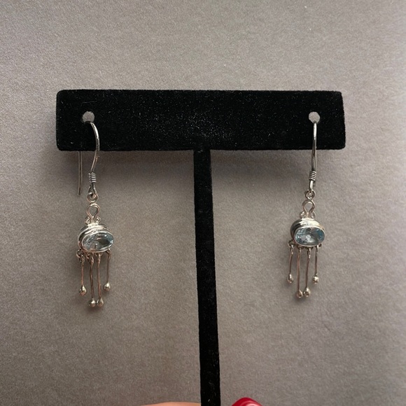 ✨SOLD✨Beautiful 925 Silver and Oval Aquamarine Earrings - Picture 4 of 17